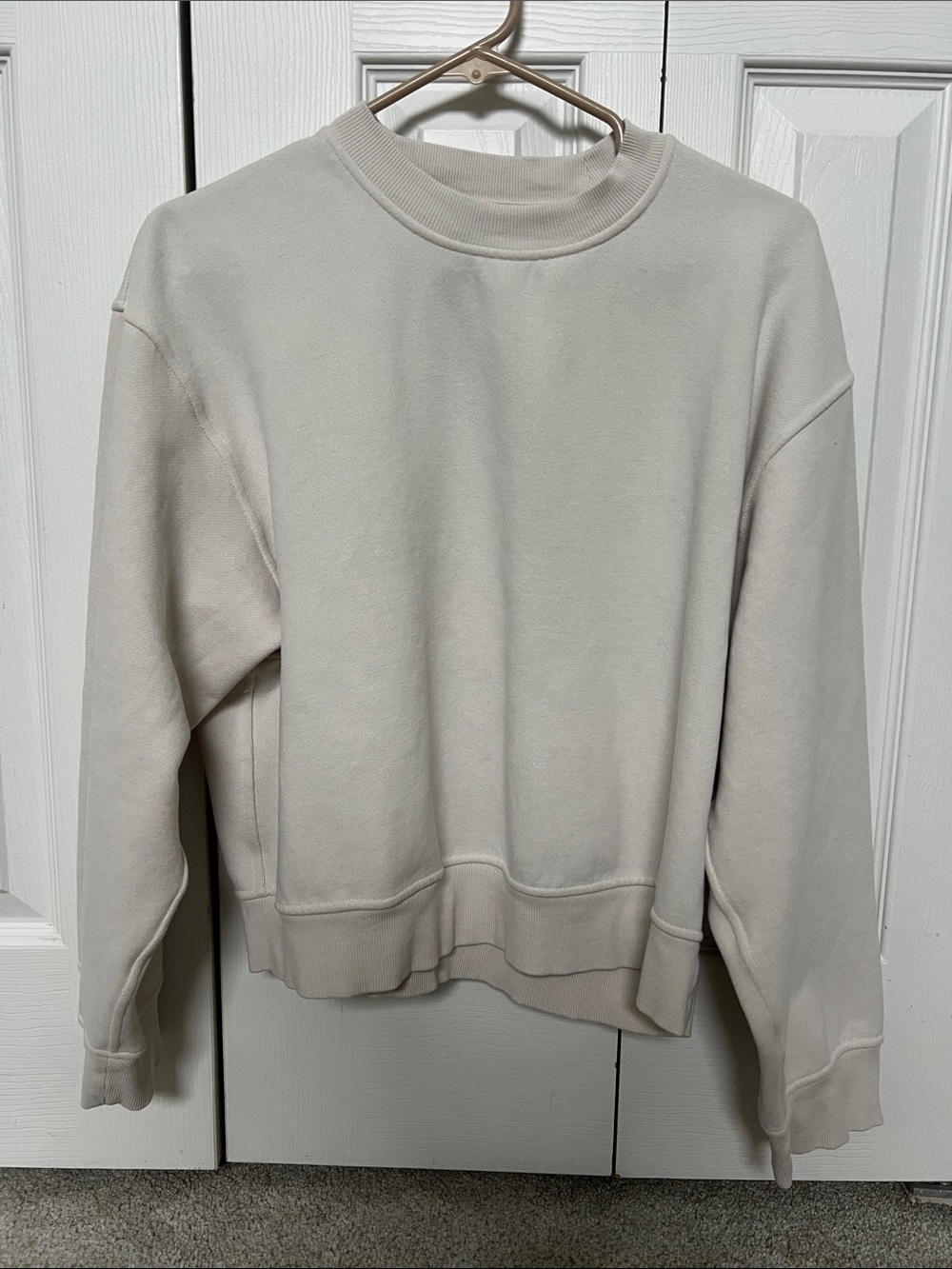 NWOT lululemon Athletica Light Beige cropped Crewneck Sweatshirt